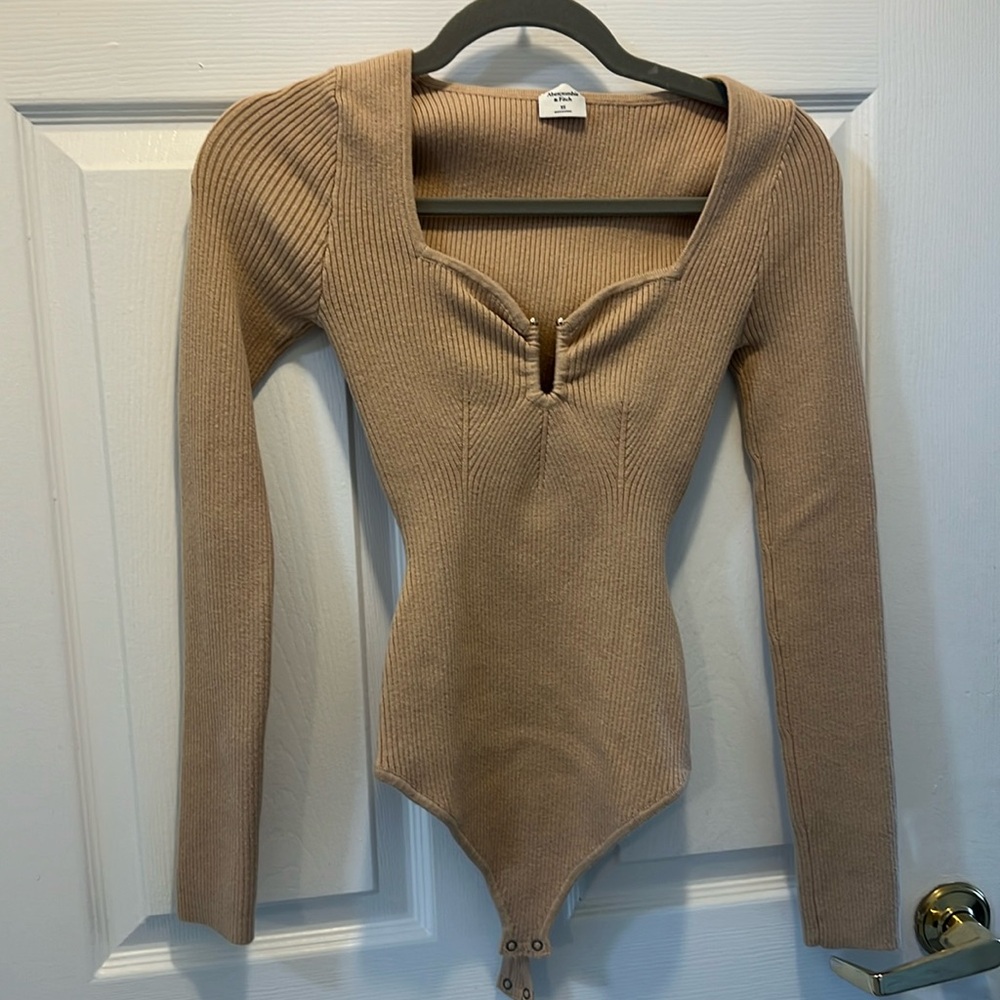 Abercrombie Long Sleeve Hardware Ribbed Knit Bodysuit